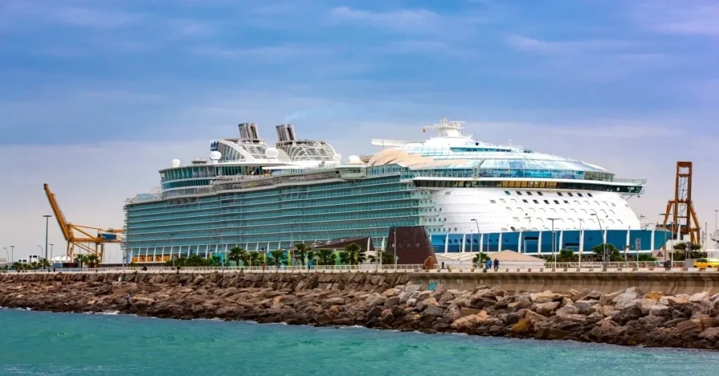 A guide to Symphony of the Seas’ Do’s and Don’ts